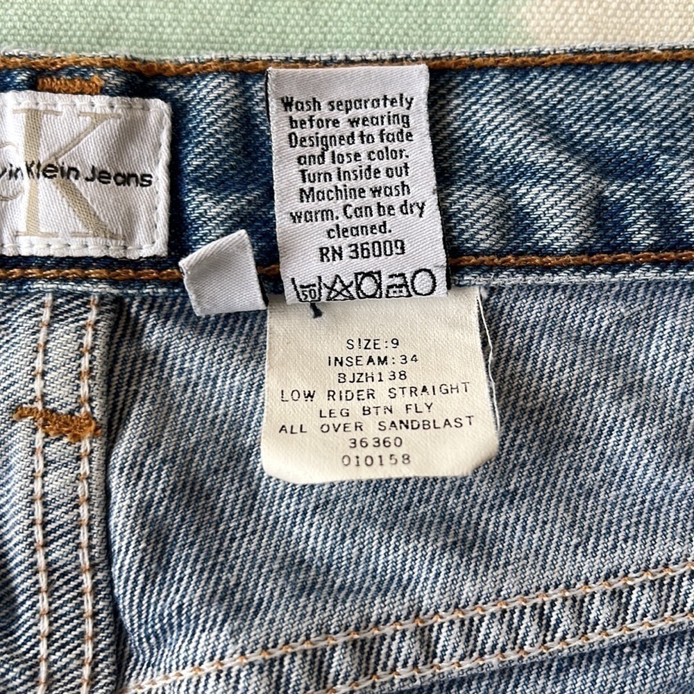 Calvin Klein Jeans Vintage Button Fly Cuffed Denim Shorts - Picture 7 of 10